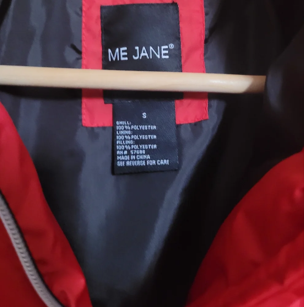Me Jane Red Puffer Jacket – Women's Small (NWT) - Picture 3 of 3